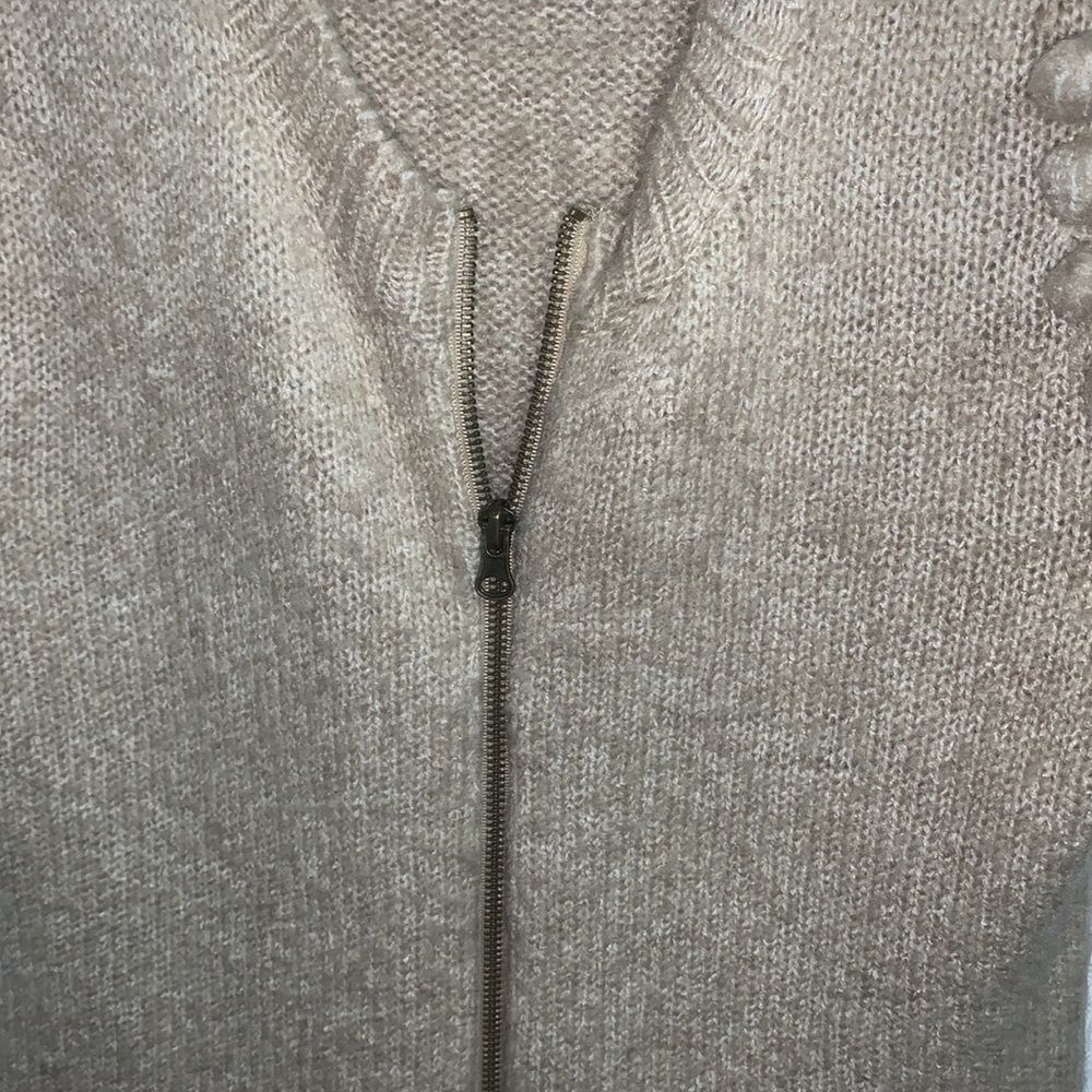 Romeo & Juliet couture large sweater vest - Picture 3 of 7